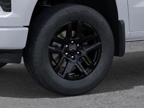 Used 2026 Chevrolet Silverado 1500 Custom w/ LPO, Dark Essentials Package image 9