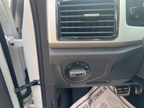 Used 2021 Volkswagen Atlas SEL Premium AWD/4WD image 19