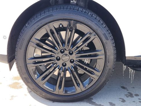 Used 2026 Land Rover Range Rover Long Wheelbase Autobiography image 12