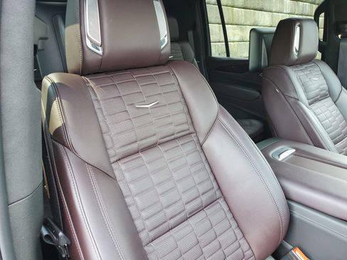 Used 2024 Cadillac Escalade ESV Sport Platinum w/ Heavy-Duty Trailer Package AWD/4WD image 37