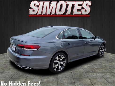 Used 2022 Volkswagen Passat 2.0T SE image 3