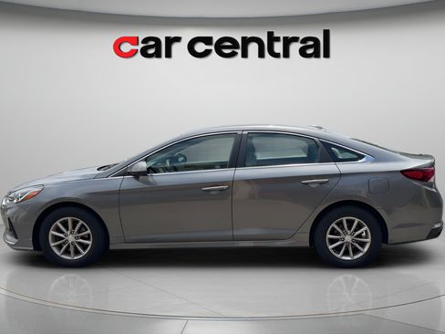 Used 2019 Hyundai Sonata SE FWD image 2