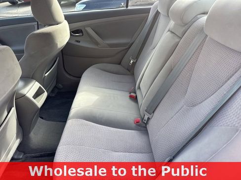 Used 2011 Toyota Camry LE image 29