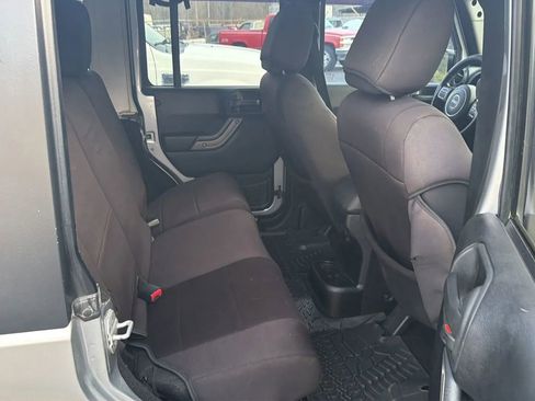 Used 2013 Jeep Wrangler Unlimited Sport image 11