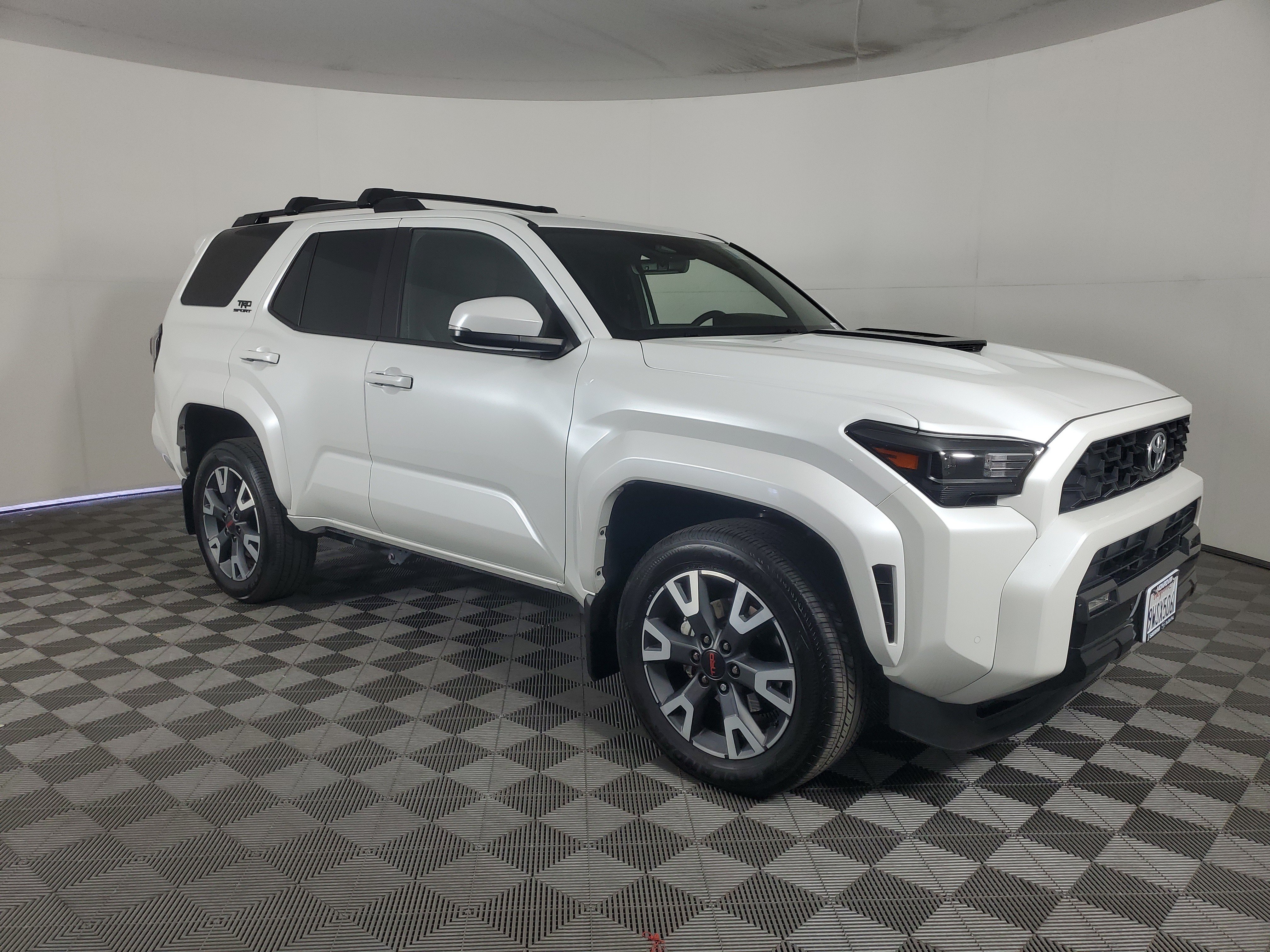 Used 2025 Toyota 4Runner TRD Sport AWD/4WD image 2
