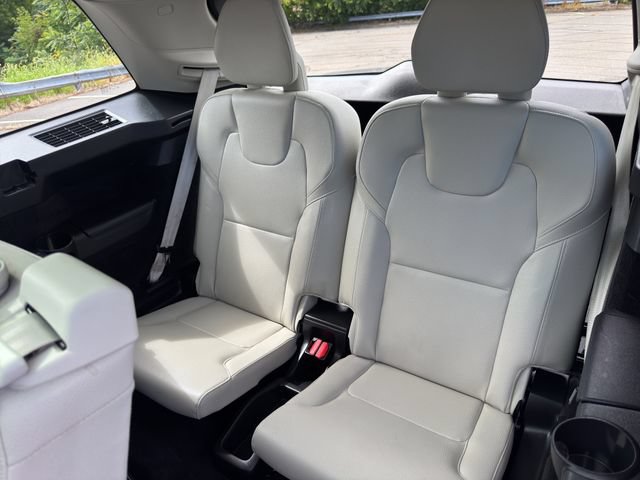 Used 2021 Volvo XC90 T5 Momentum w/ Protection Package AWD/4WD image 23