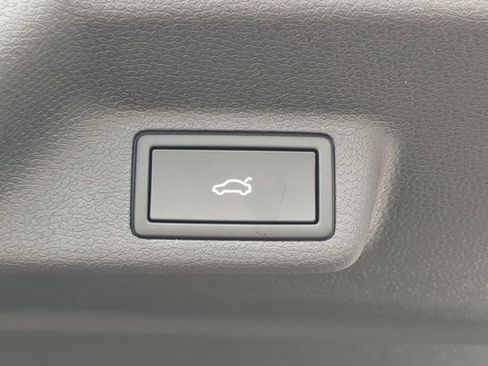 New 2025 Volkswagen ID. Buzz Pro S Plus image 10