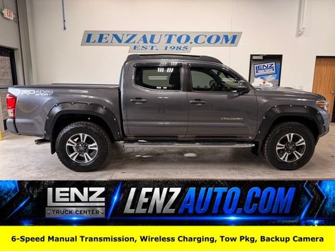 Used 2017 Toyota Tacoma TRD Sport w/ Tow Package AWD/4WD image 1