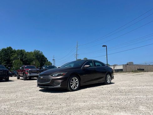 Used 2016 Chevrolet Malibu LT FWD image 2