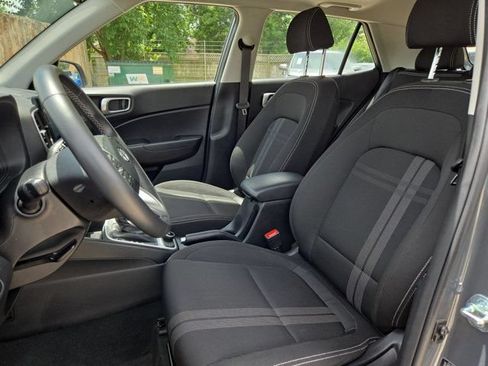 Used 2025 Hyundai Venue SEL FWD image 24