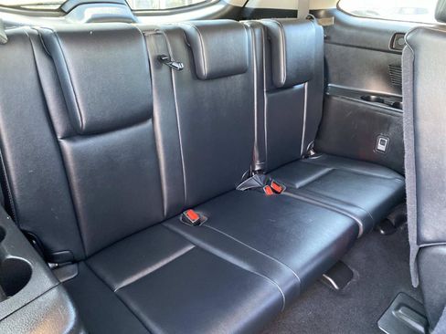Used 2019 Toyota Highlander XLE AWD/4WD image 25