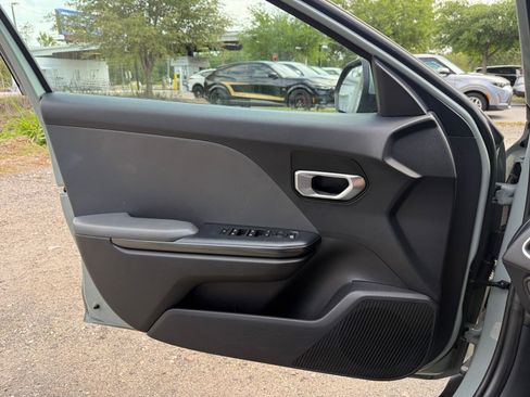 Used 2025 Kia K4 LXS image 18