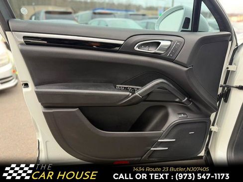 Used 2018 Porsche Cayenne S Platinum image 14