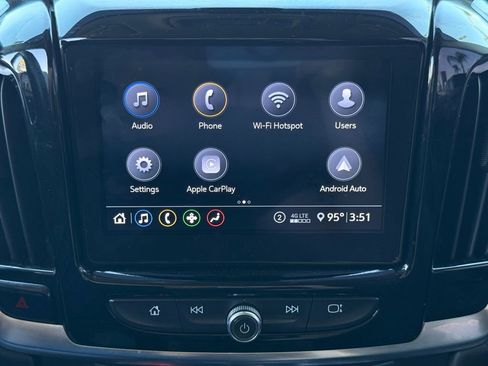 Used 2021 Chevrolet Traverse LT image 29