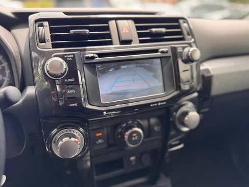 Used 2018 Toyota 4Runner TRD Off-Road Premium AWD/4WD image 14