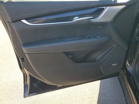 Used 2025 Cadillac XT5 Premium Luxury image 8