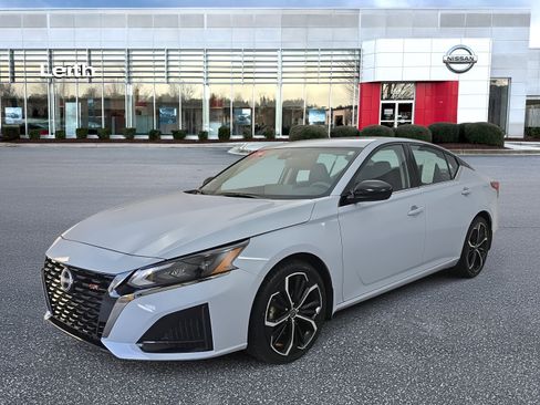 Certified 2023 Nissan Altima 2.5 SR w/ SR Premium Package image 1