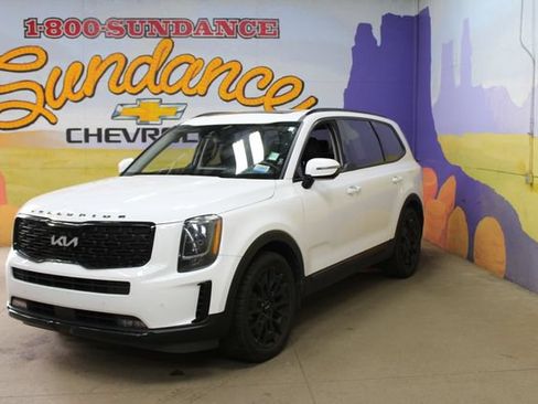 Used 2022 Kia Telluride SX AWD/4WD image 2