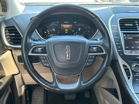 Used 2020 Lincoln Nautilus Reserve w/ Equipment Group 201A image 7