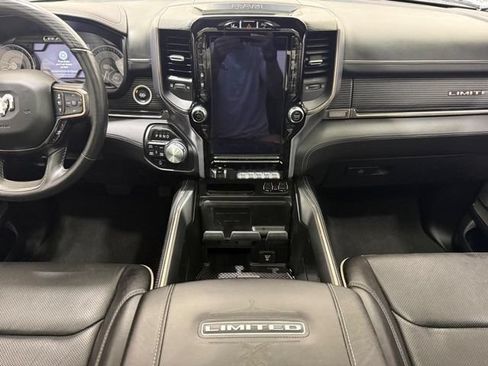 Used 2020 RAM 1500 Limited w/ Black Appearance Package AWD/4WD image 9