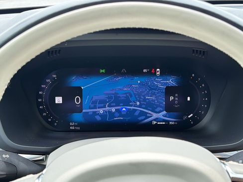 Used 2024 Volvo XC60 B5 Plus w/ Protection Package Premier image 21