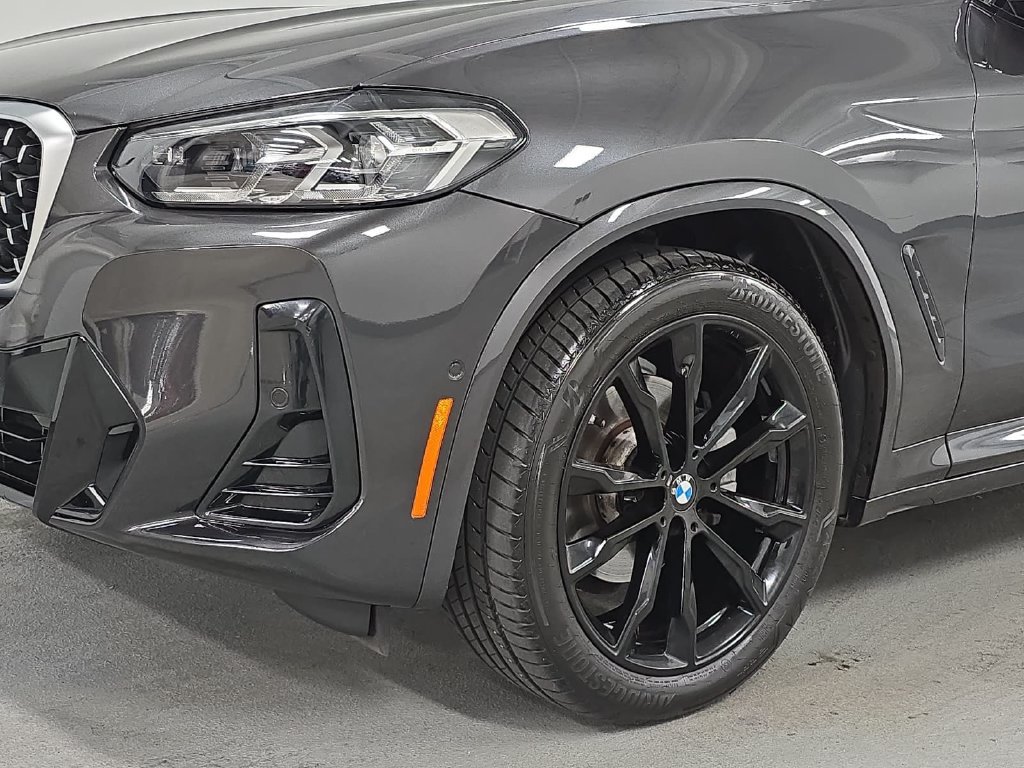 Used 2022 BMW X4 xDrive30i w/ M Sport Package 2 AWD/4WD image 11