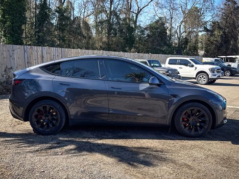 Used 2021 Tesla Model Y Long Range image 19