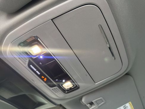 Used 2020 Lincoln Corsair Standard w/ Equipment Group 101A image 14