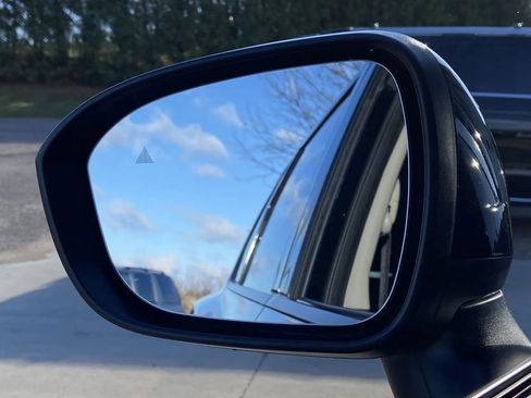 Used 2021 Nissan Rogue SV image 9