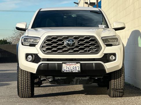 Used 2023 Toyota Tacoma TRD Off-Road image 9