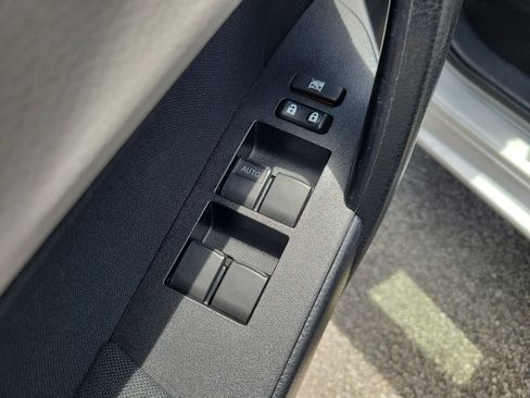 Used 2017 Toyota Corolla L FWD image 14