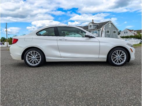 Used 2015 BMW 228i xDrive Coupe AWD/4WD image 4