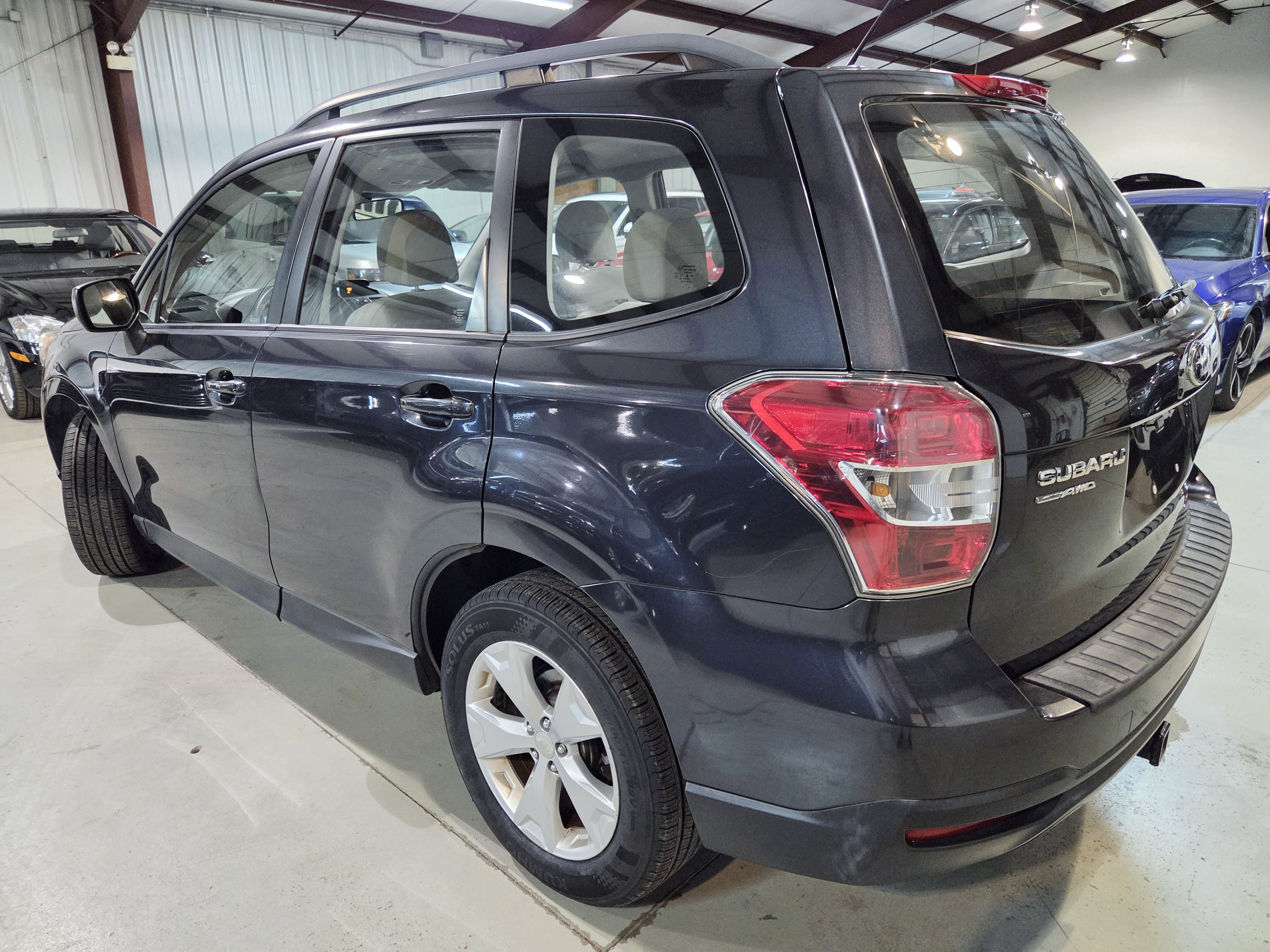 Used 2015 Subaru Forester 2.5i w/ Alloy Wheel Package AWD/4WD image 4