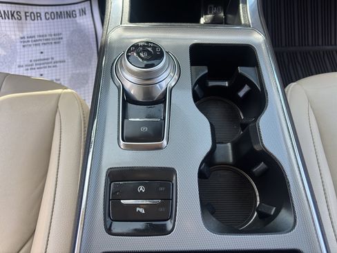 Used 2021 Ford Edge Titanium FWD image 23