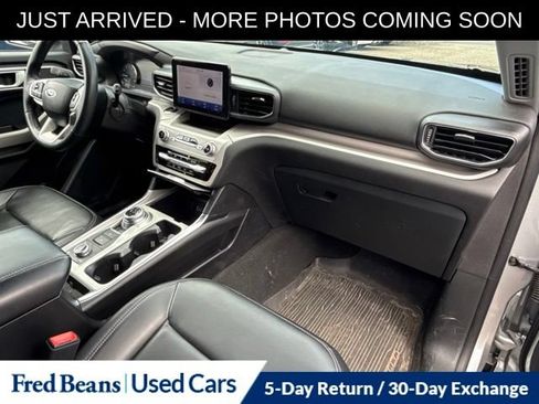 Used 2023 Ford Explorer XLT w/ Equipment Group 202A AWD/4WD image 13