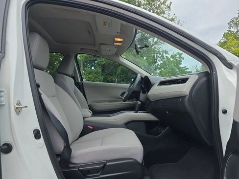 Used 2018 Honda HR-V EX image 43
