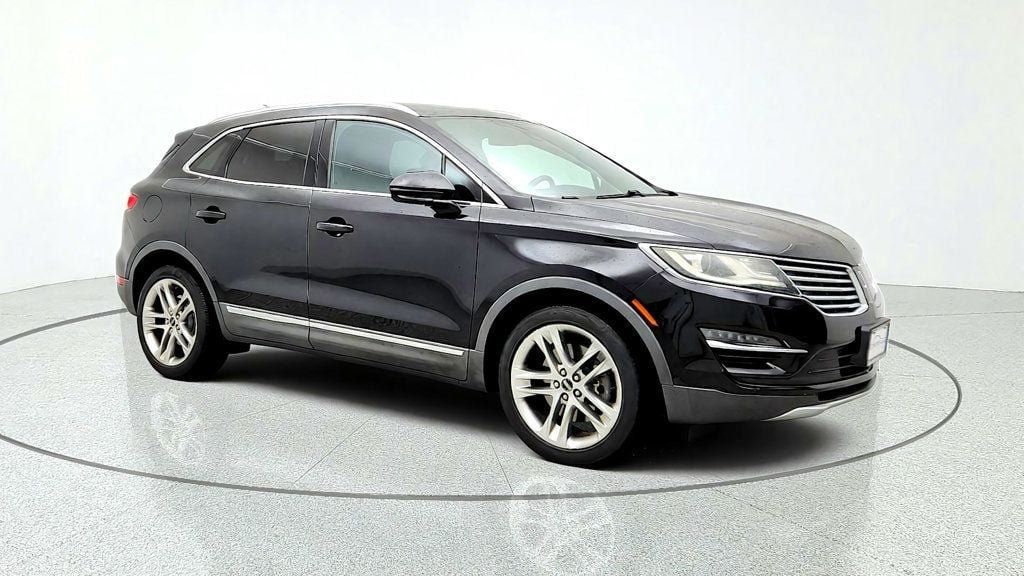 Used 2017 Lincoln MKC Reserve w/ Lincoln MKC Climate Package AWD/4WD image 3