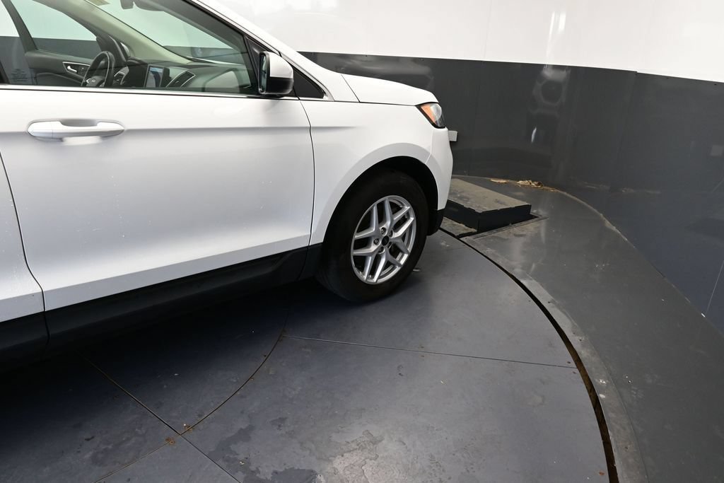 Used 2024 Ford Edge SEL AWD/4WD image 25