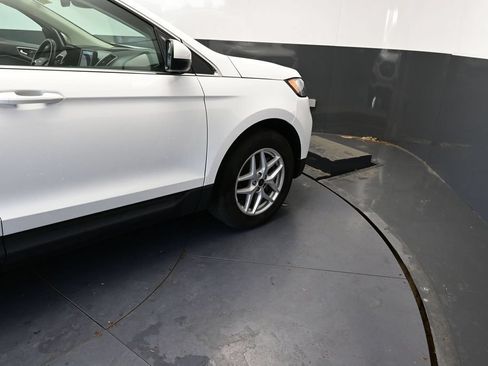 Used 2024 Ford Edge SEL AWD/4WD image 25