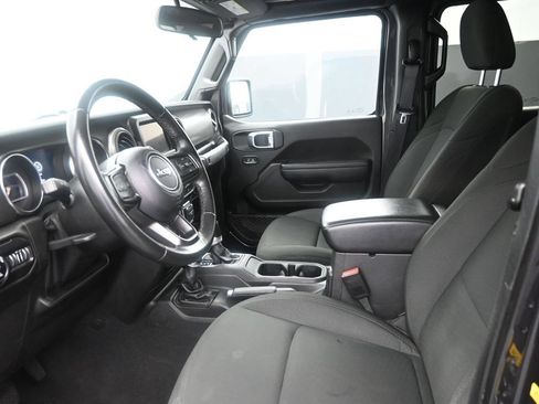 Used 2022 Jeep Gladiator Sport AWD/4WD image 15