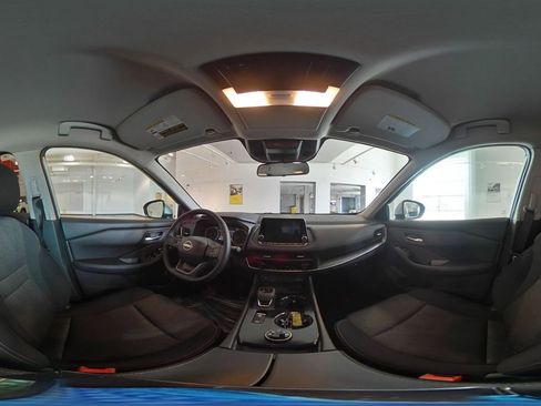 Used 2025 Nissan Rogue SV image 43