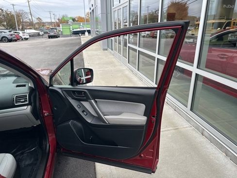 Used 2018 Subaru Forester 2.5i Premium image 36