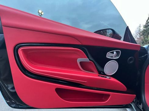 Used 2018 Aston Martin DB11 V12 image 12