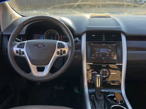 Used 2012 Ford Edge Limited w/ Driver Entry Pkg image 11