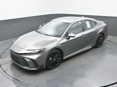 Used 2026 Toyota Camry SE image 30