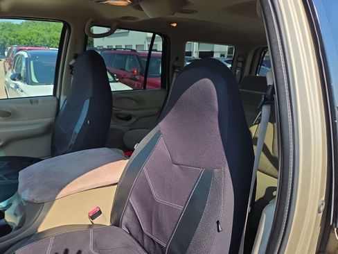 Used 2000 Ford Expedition XLT AWD/4WD image 9