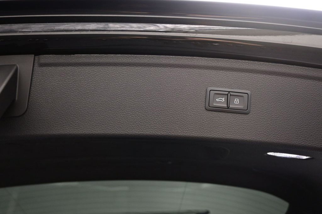Used 2024 Audi Q5 2.0T Premium w/ Convenience Package AWD/4WD image 45