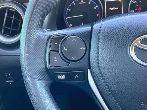 Used 2018 Toyota RAV4 LE image 22