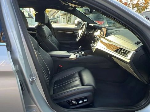Used 2019 BMW 530i xDrive image 31