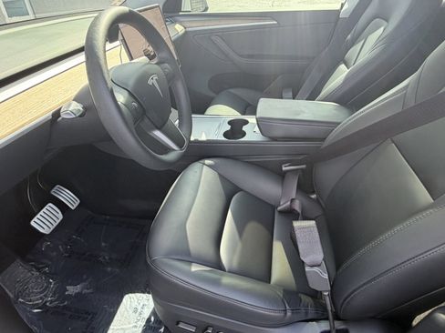 Used 2024 Tesla Model Y Performance AWD/4WD image 4